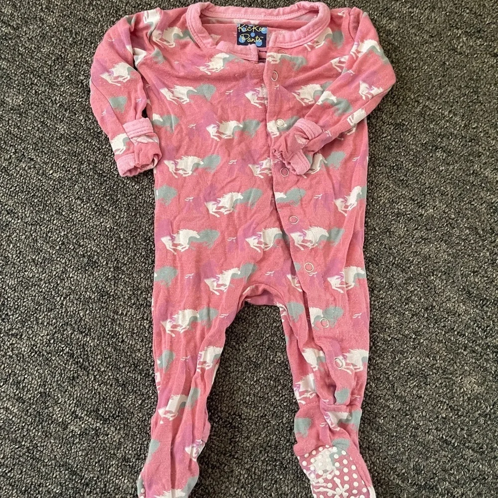KicKee Set of Baby bamboo footsies in Pink and Blue horses western country